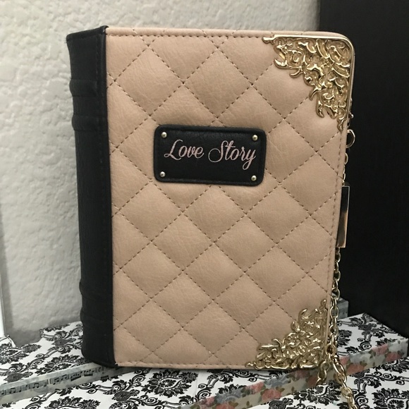 Aldo Handbags - Aldo "Love Story" Clutch 👛